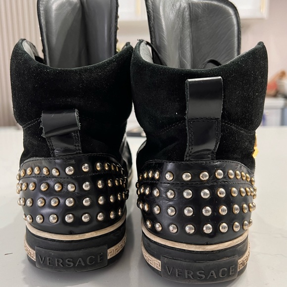 Versace men’s shoes - Picture 9 of 14